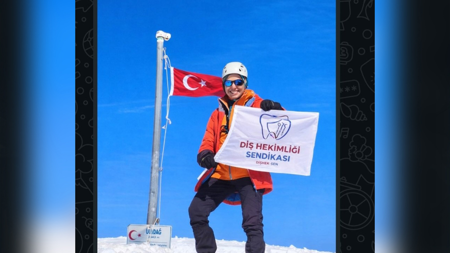 Uludağ Zirvesi'nde Dişhek-Sen Bayrağı Dalgalandı